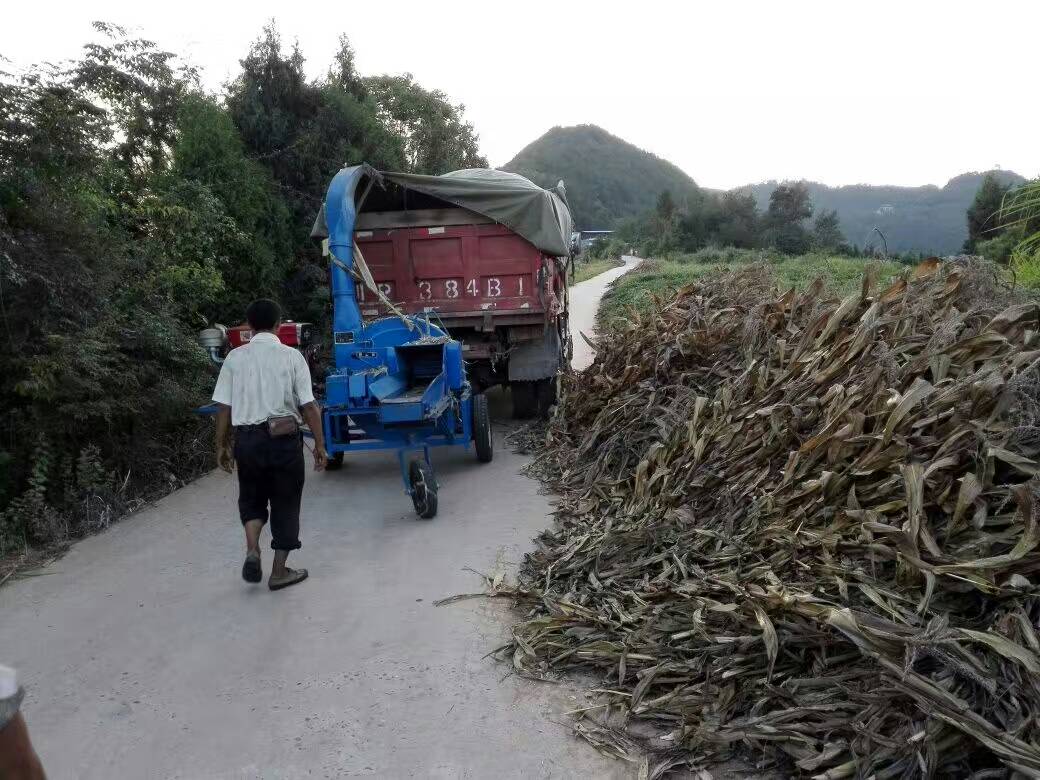 大型鍘草粉碎機(jī)多少錢一臺(tái)？秸稈鍘草機(jī)多少錢一臺(tái)？
