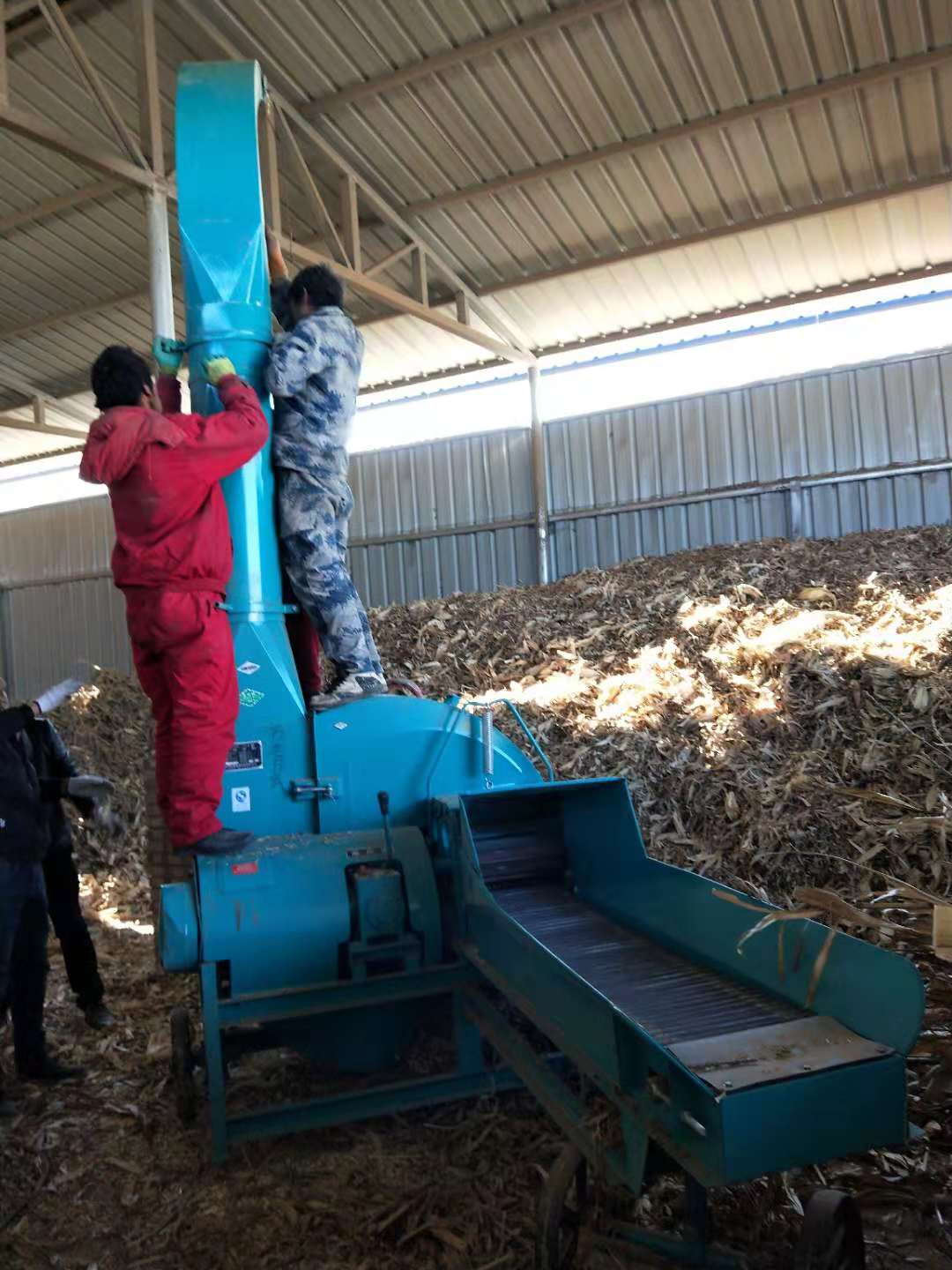 山西10噸鍘草揉絲機(jī)多少錢一臺(tái)？